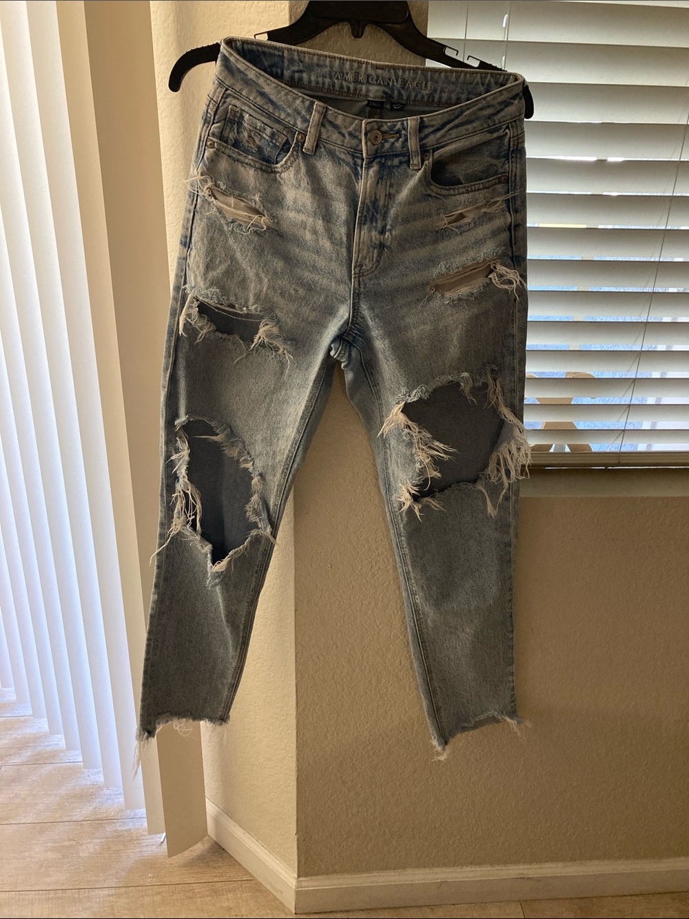 American Eagle Outfitters Light Blue Distressed Straight-Leg Jeans - Picture 3 of 5